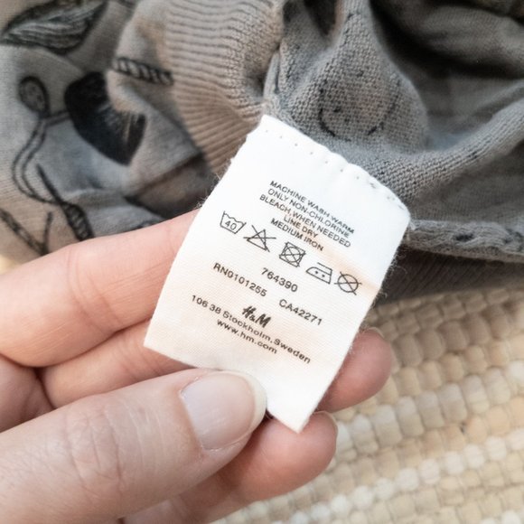 H&M Sewing Knitting Novelty Print Short Sleeve Grey Sweater in Size 6 - Picture 8 of 9